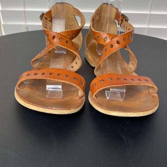 L*Space by Cocobelle Brown Laser Cut Strappy Leather Sandals Size 9 - Picture 2 of 7